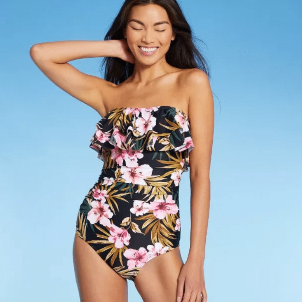 Target one‎ piece strapless swimsuit / Medium
